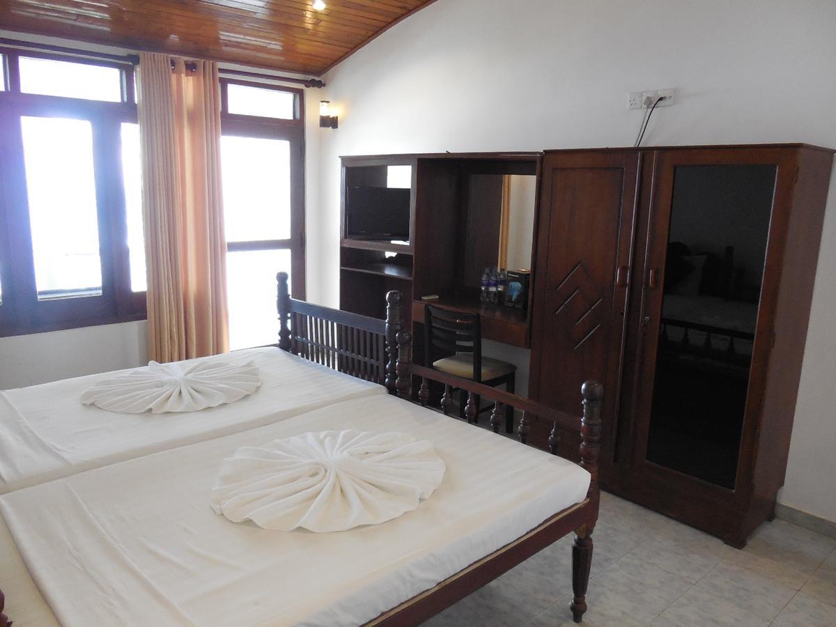 Miltons Beach Resort Unawatuna Luaran gambar